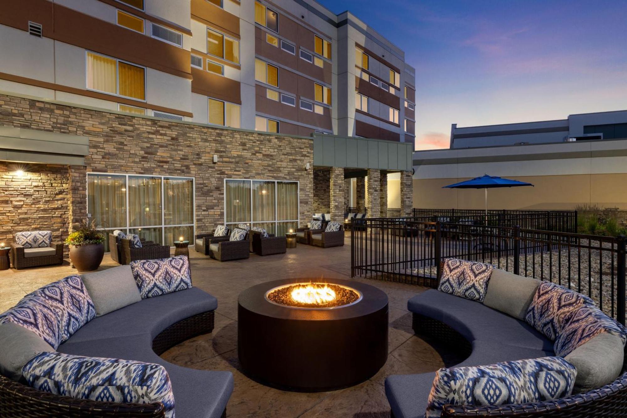 Courtyard By Marriott Omaha Bellevue At Beardmore Event Center Zewnętrze zdjęcie